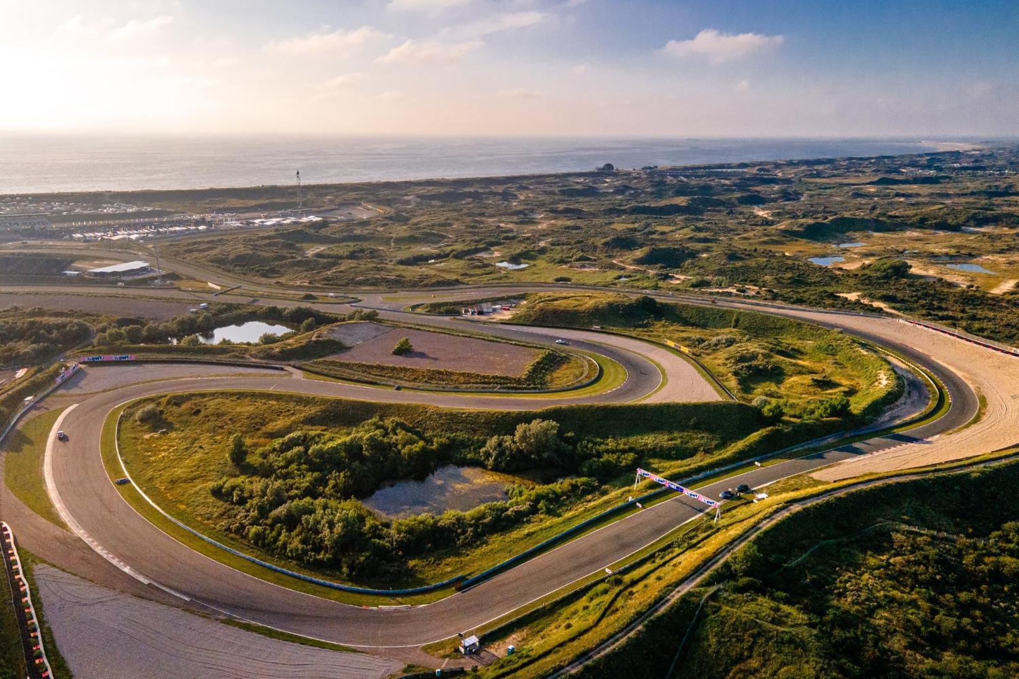 Studio Tara At The Beach With Private Parking Zandvoort Buitenkant foto